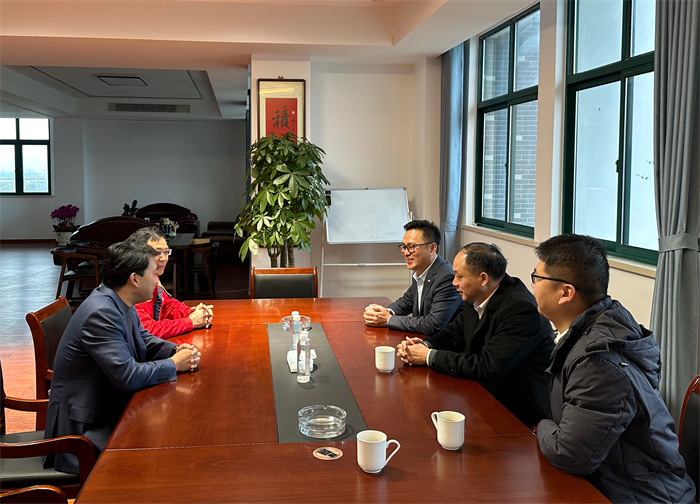 常州市政協(xié)副主席、常州民建主委一行走訪(fǎng)我司