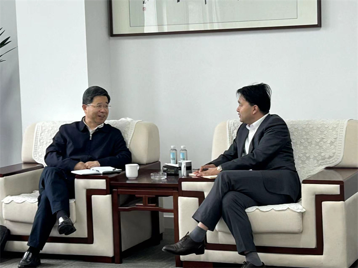 常州市人大常委副主任、市總工會(huì)主席一行走訪(fǎng)我司